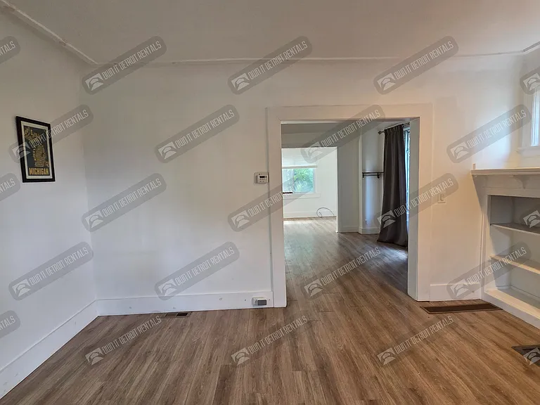 7455 Churchill St — Photo 7