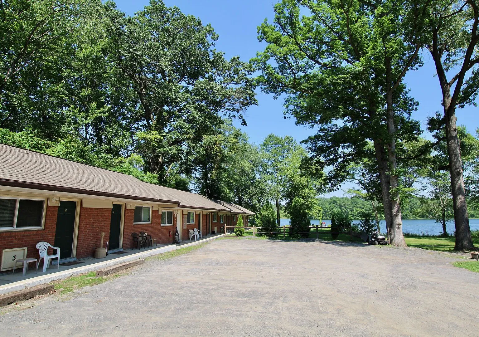 669 Broadway (9W Motel) — Photo 3
