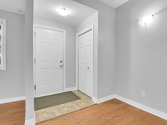 5th image of 105 Fraser Fields Way #H
