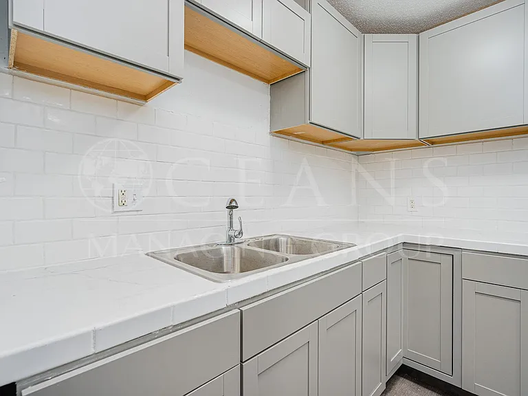 301 Riverview Blvd #3 — Photo 6