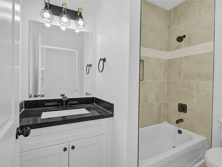 8410 Sunnyhill St — Photo 15