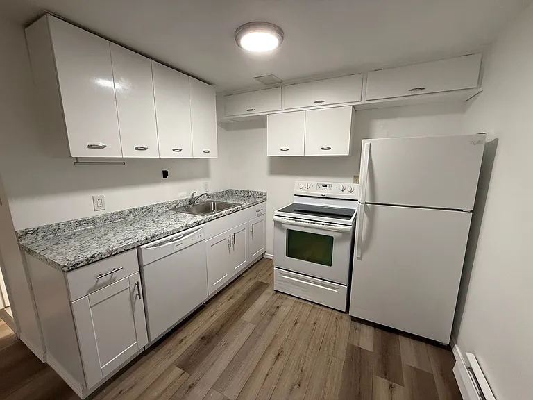 Monroe Apartments! — Photo 9