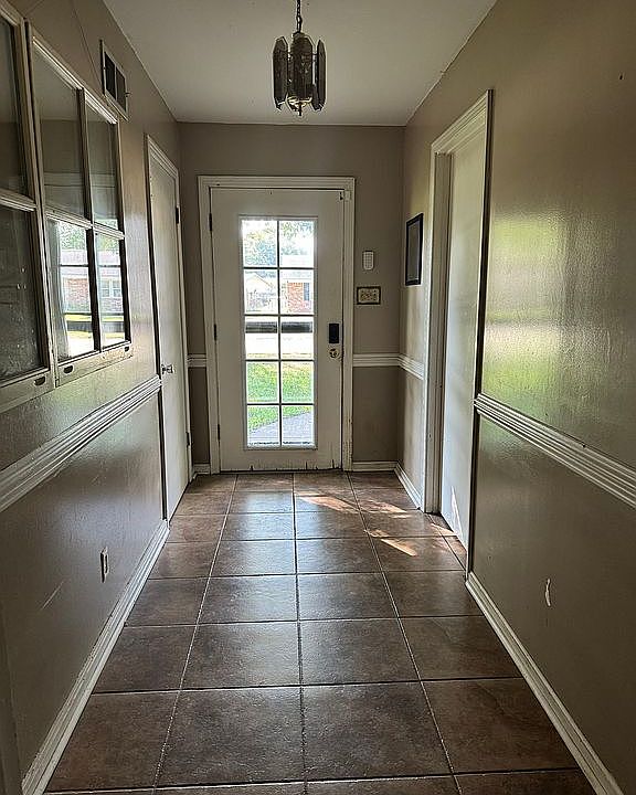 1st image of 1105 Cherry Ln