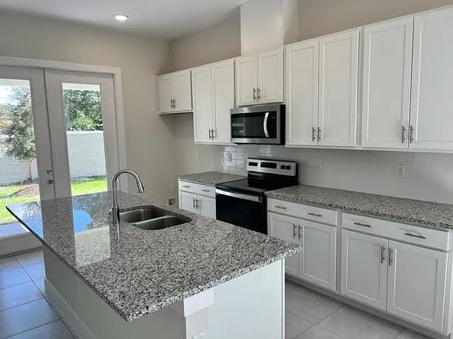 Brookdale Ct — Photo 4