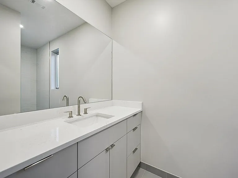 2129 Quenby St — Photo 26