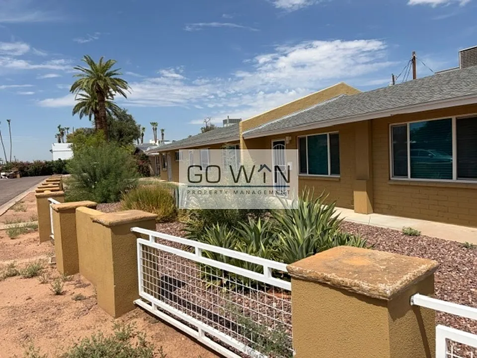 3636 E Verde Ln