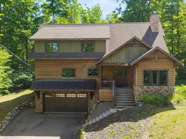 1531 Andover Club Dr, Harbor Springs, MI 49740