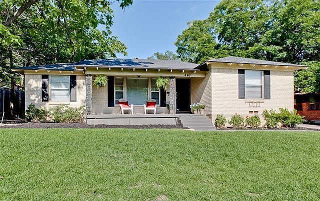 1st image of 440 Edge Lake Dr