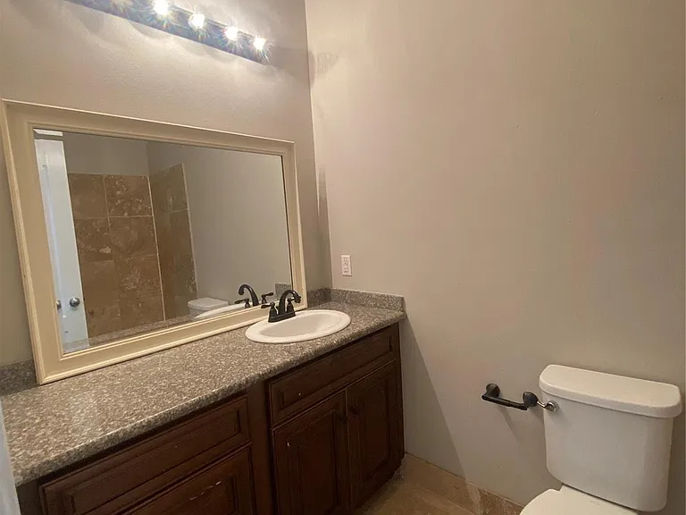 307 Covecrest Dr #B — Photo 10