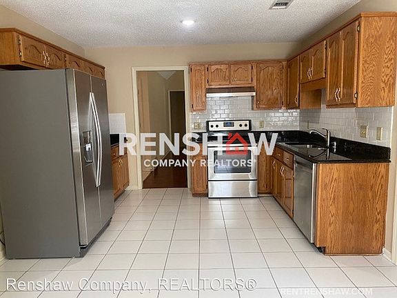 3rd image of 1400 River Bank Dr