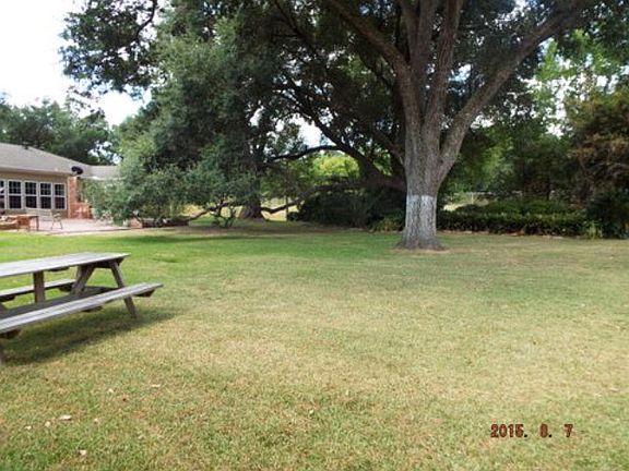 4th image of 802 West Dr