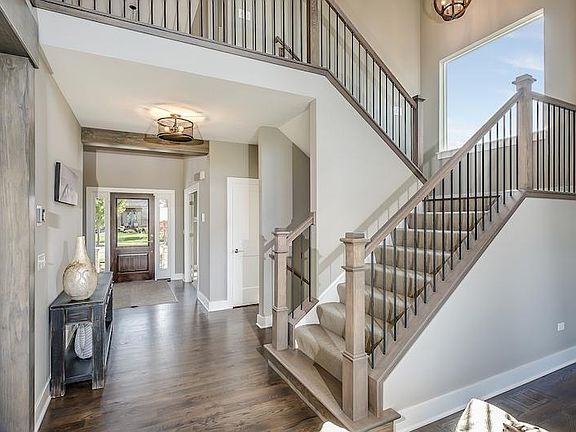 Parker II Entry and Foyer