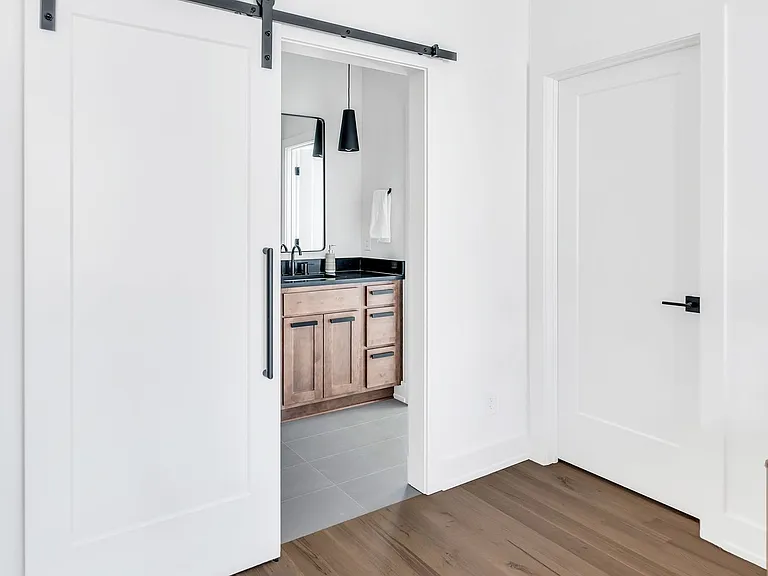 16B Willis St — Photo 59