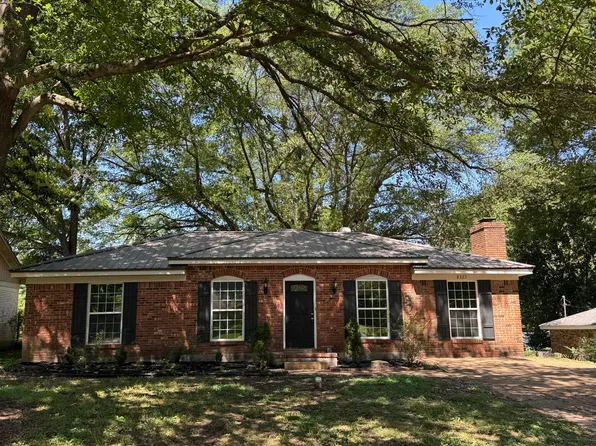 8327 Colonial Hills Cv, Southaven, MS 38671