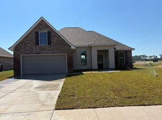 32 Red Oak Dr, Long Beach, MS 39560