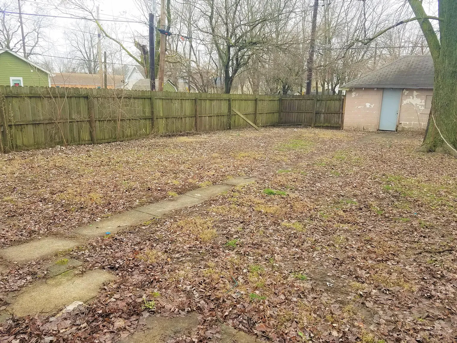 3 bed, 834 sqft, $1,199 — Photo 3