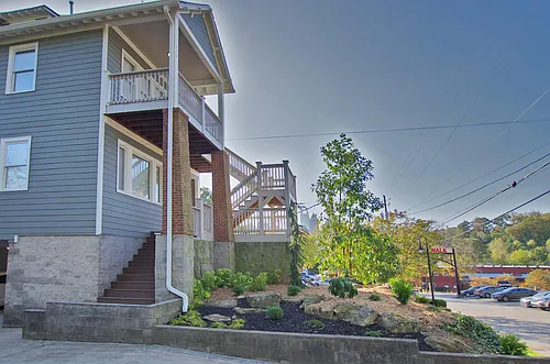 559 Amsterdam Ave NE Photo 1
