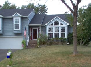 9 Marc Dr, Howell, NJ 07731