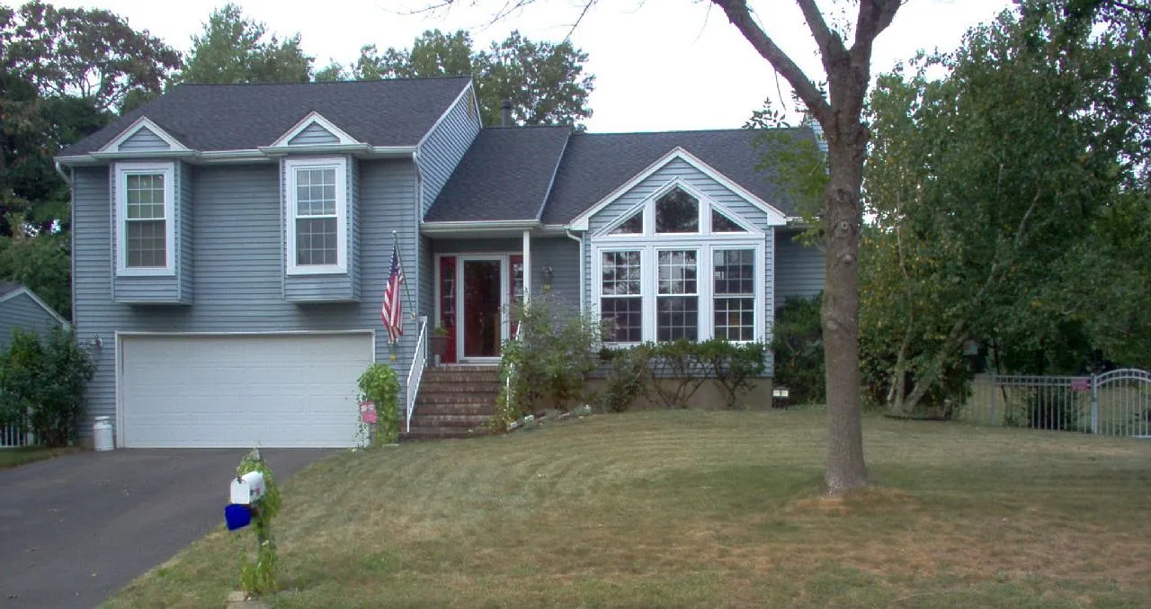 9 Marc Dr photo 1
