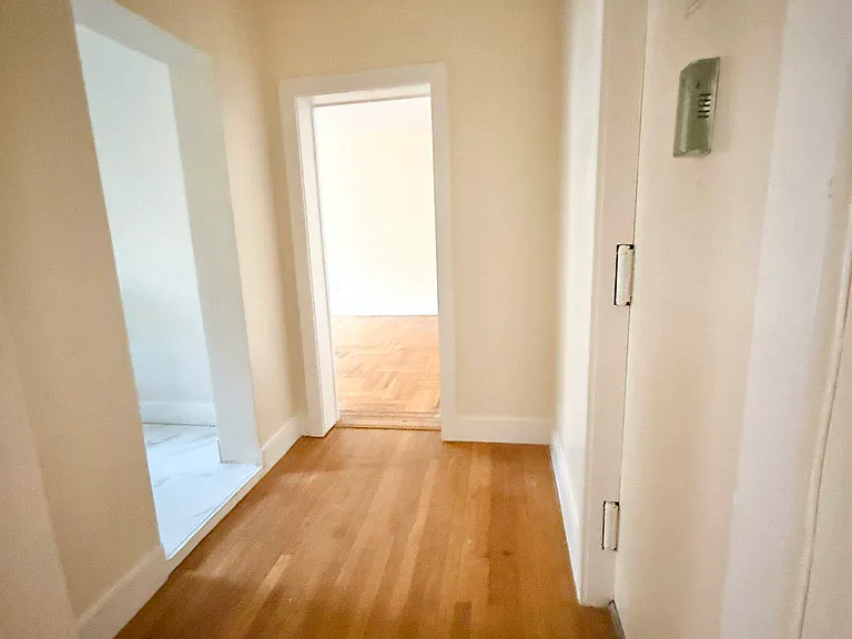 60 Clarkson Ave #2F — Photo 7