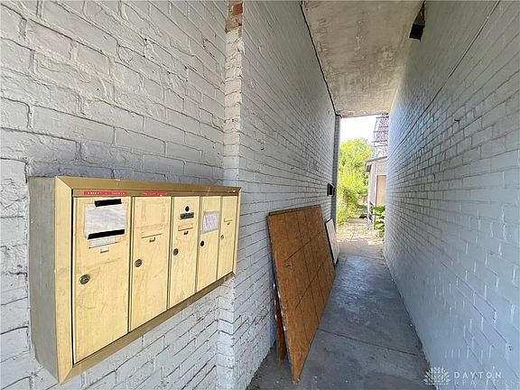 5th image of 2853 Colerain Ave