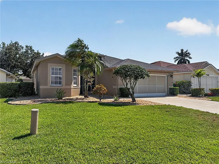 9750 Sassafras Ct — Photo 12