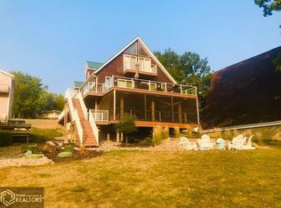 290 Center Point Dr, Montezuma, IA 50171