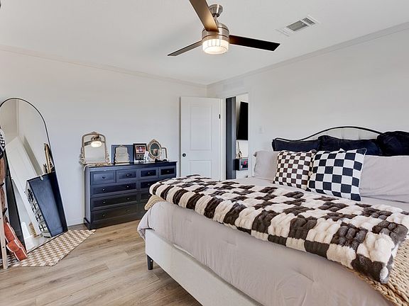 5th image of 3060 S Westcliff Rd