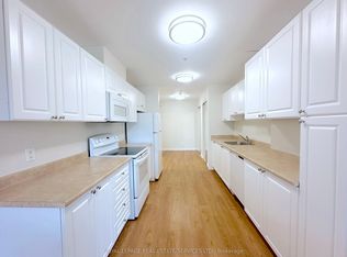 15 Brookbanks Dr #106, Toronto, ON M3A 2T1