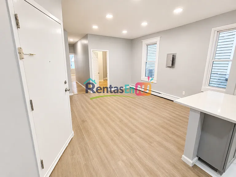 113 Lincoln Ave #7B — Photo 1