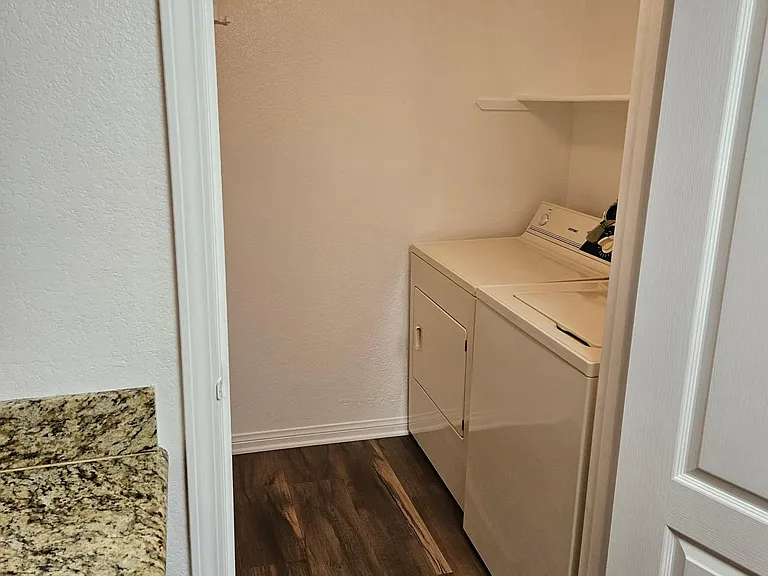 12071 Alta Carmel Ct #87 — Photo 4