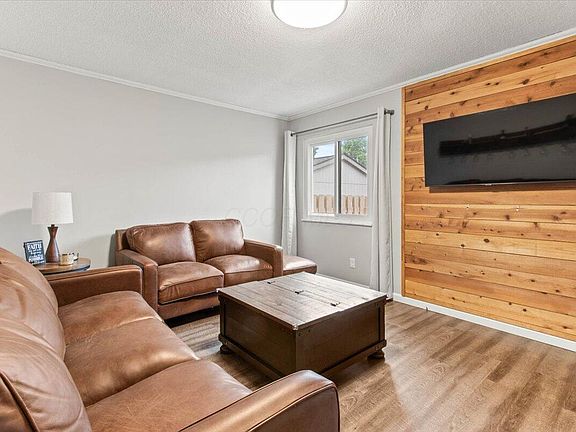 3rd image of 6354 Friars Green Ln
