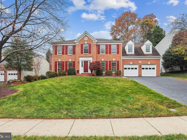 9322 Braymore Cir, Fairfax Station, VA 22039