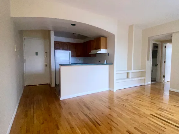 (undisclosed Address), Long Beach, NY 11561