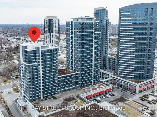7167 Yonge St #718, Markham, ON L3T 0E1