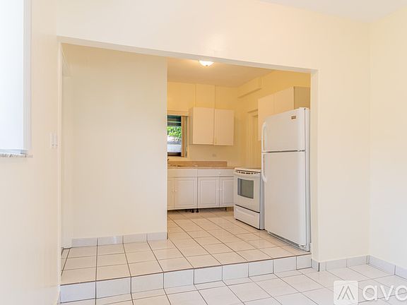 3rd image of 717 NE 162nd St #2