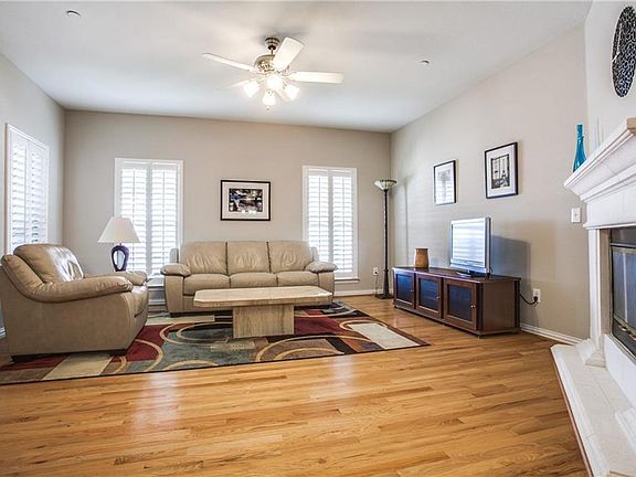 5th image of 8804 Paradise Dr