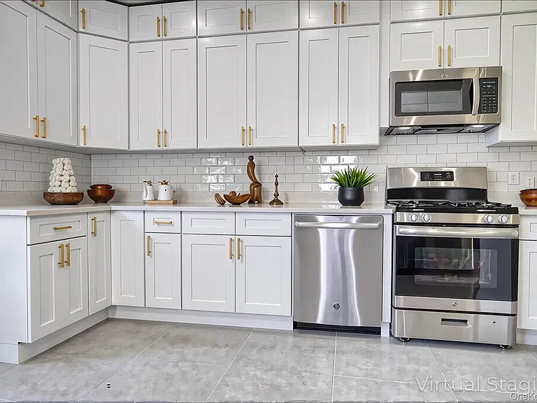 71 Lenox Ave — Photo 6