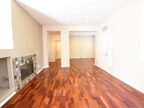 4th image of 28021 Dickason Dr