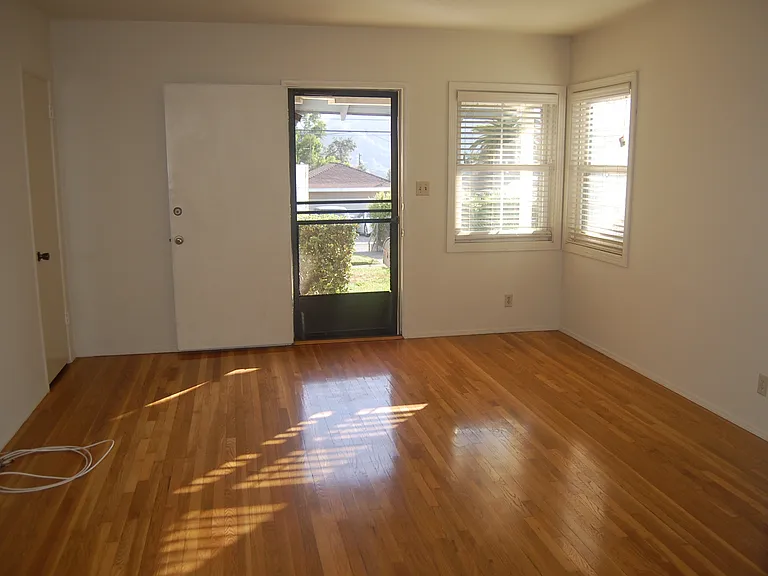 3019 Community Ave — Photo 2