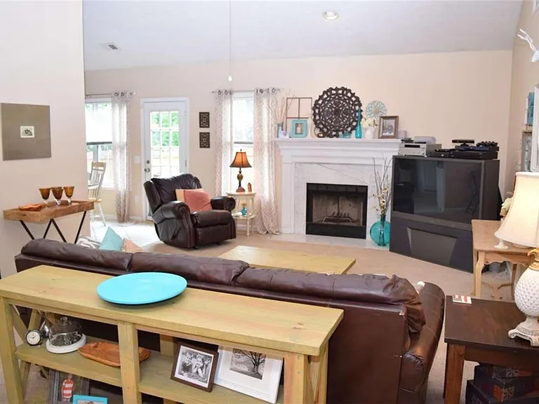 450 Running Fawn Dr — Photo 8