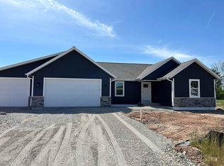 N8881 Dublin Pass, Menasha, WI 54952