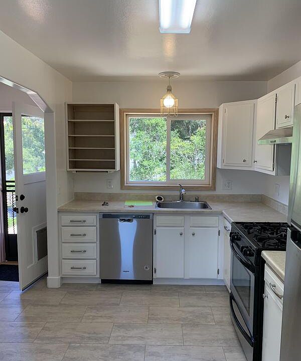 1st image of 228A Altivo Ave