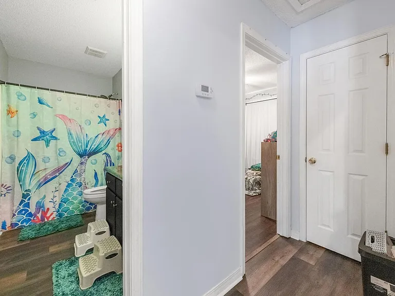 5246 Sewell Rd — Photo 13