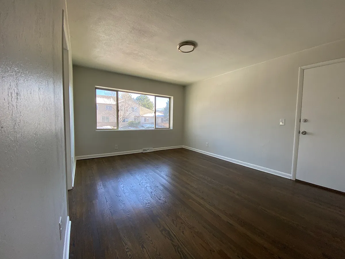 Building Photo - 3427 Grape St #3