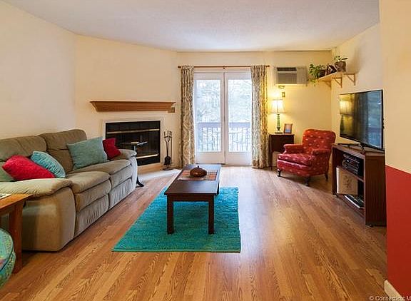 3rd image of 50 Pierce St APT 21
