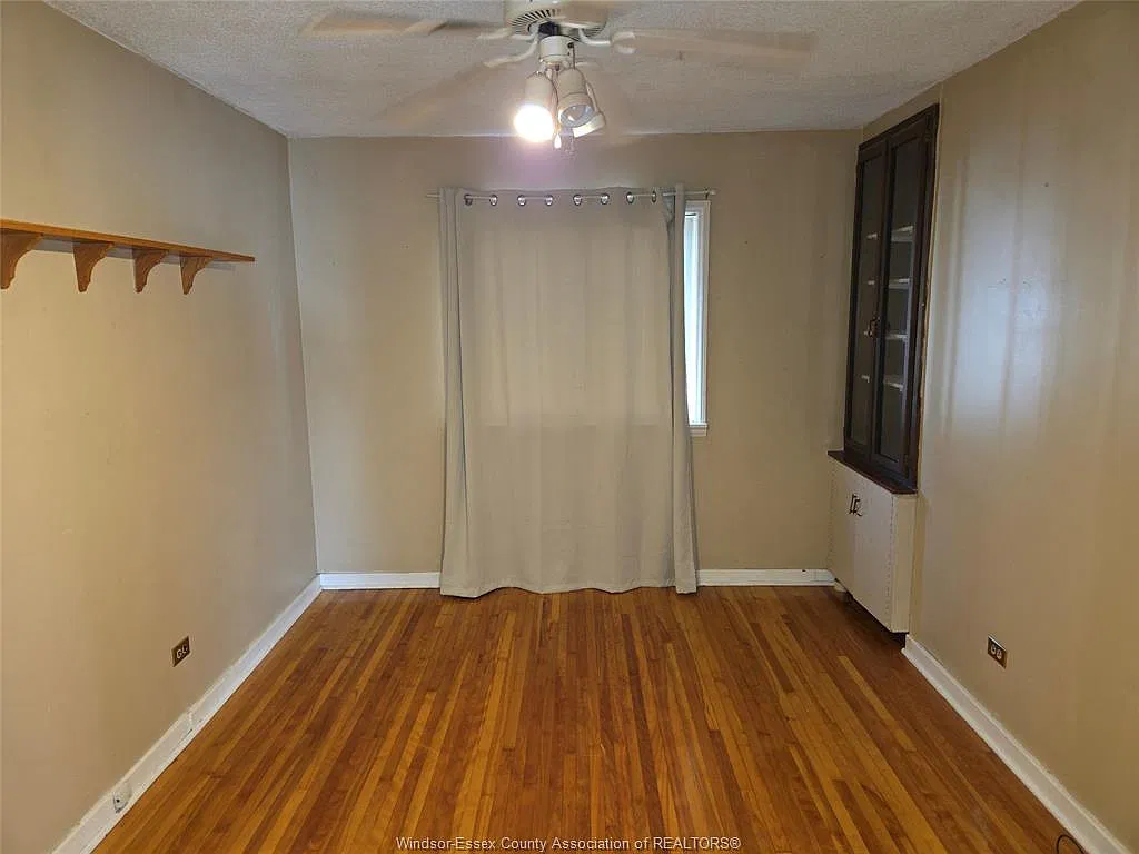 3 bed, $2,200 — Photo 4