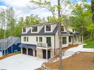 66 Sovereign Ln, Fairview, NC 28730