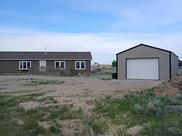 2 Quail Dr, Riverton, WY 82501