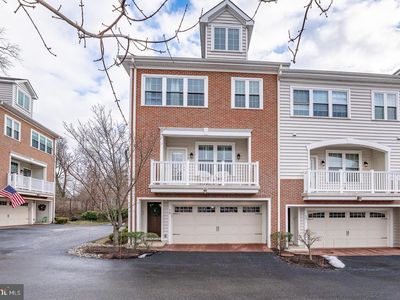 19 Village Sq, Paoli, PA, 19301
